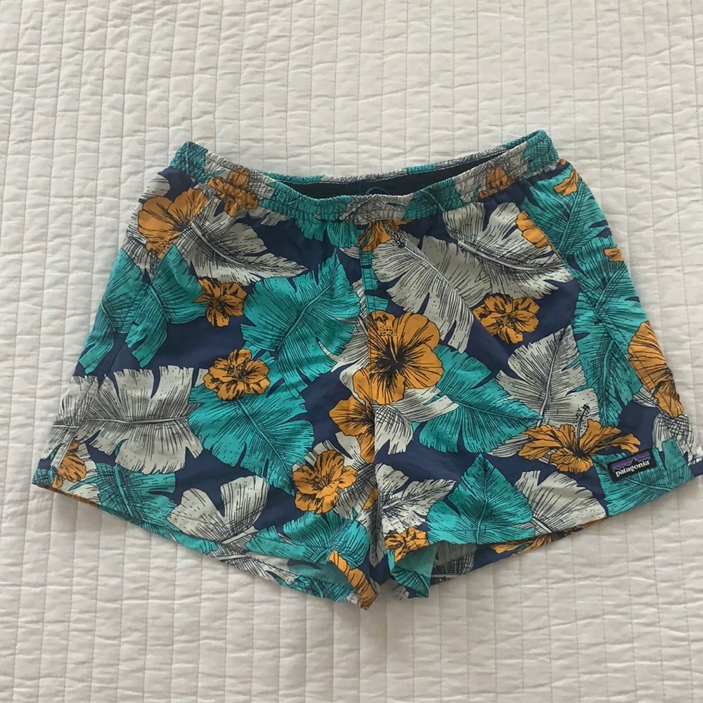 Patagonia baggies size small